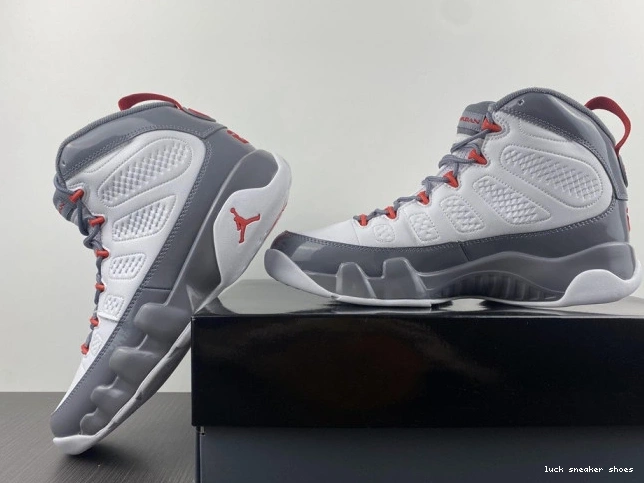 Reps LUCY Red Jordan CT8019-162 9 Fire Air 0704